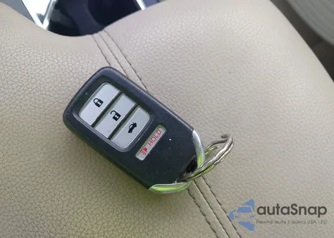 2013 Honda Accord Touring z USA, uszkodzony, nr VIN 1HGCR3F93DA030525